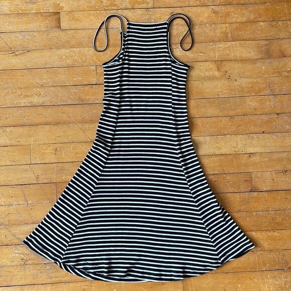 Brandy Melville Black White Spaghetti Strap Flare Mini Dress One size - Picture 6 of 8